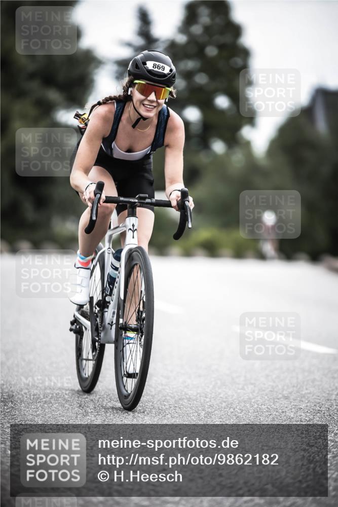 21.06.2026 - 29. Vierlanden-Triathlon H.Heesch http://msf.ph/oto/9862182 21.06.2026 12:11:23 Radfahren 689, 869 meine-sportfotos.de