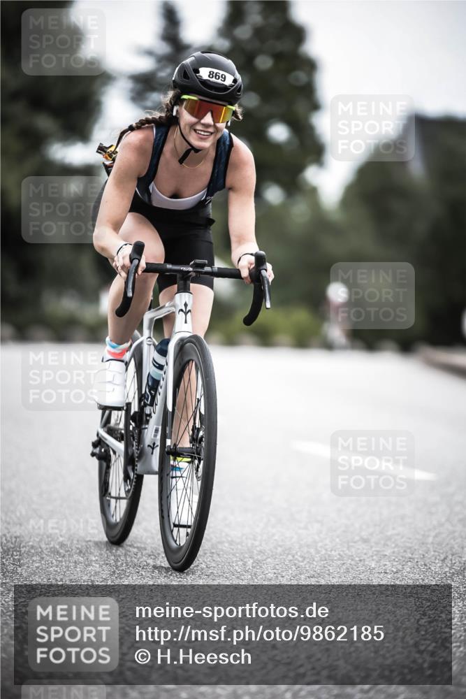 21.06.2026 - 29. Vierlanden-Triathlon H.Heesch http://msf.ph/oto/9862185 21.06.2026 12:11:23 Radfahren 689, 869 meine-sportfotos.de