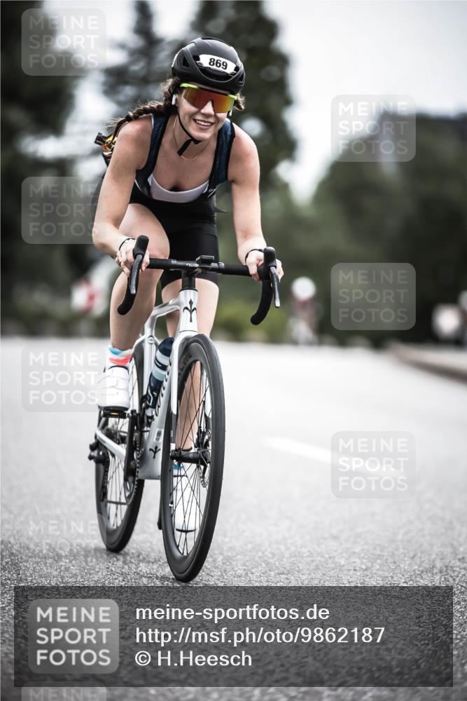 21.06.2026 - 29. Vierlanden-Triathlon H.Heesch http://msf.ph/oto/9862187 21.06.2026 12:11:23 Radfahren 689, 869 meine-sportfotos.de
