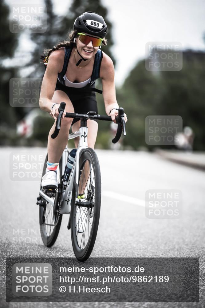 21.06.2026 - 29. Vierlanden-Triathlon H.Heesch http://msf.ph/oto/9862189 21.06.2026 12:11:23 Radfahren 689, 869 meine-sportfotos.de