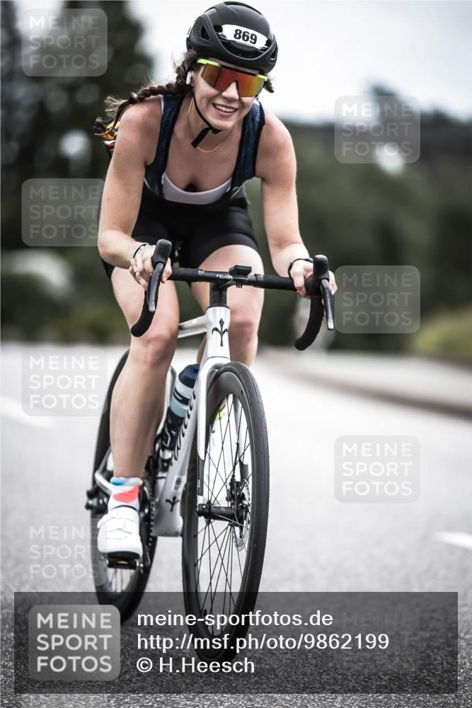 21.06.2026 - 29. Vierlanden-Triathlon H.Heesch http://msf.ph/oto/9862199 21.06.2026 12:11:23 Radfahren 689, 869 meine-sportfotos.de