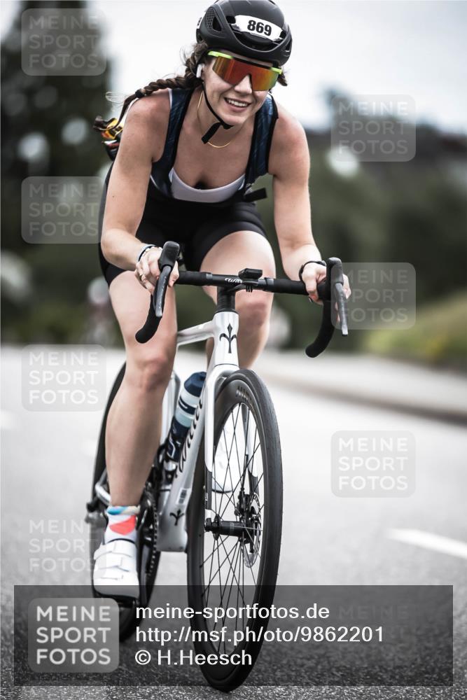21.06.2026 - 29. Vierlanden-Triathlon H.Heesch http://msf.ph/oto/9862201 21.06.2026 12:11:24 Radfahren 689, 859, 869 meine-sportfotos.de