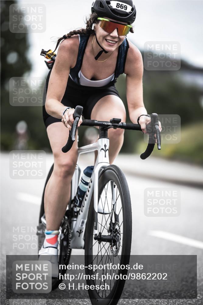 21.06.2026 - 29. Vierlanden-Triathlon H.Heesch http://msf.ph/oto/9862202 21.06.2026 12:11:24 Radfahren 689, 859, 869 meine-sportfotos.de