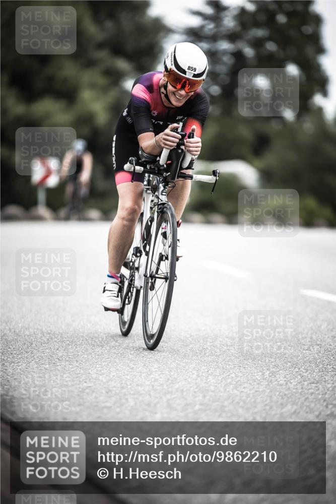 21.06.2026 - 29. Vierlanden-Triathlon H.Heesch http://msf.ph/oto/9862210 21.06.2026 12:11:31 Radfahren 230, 846, 859, 870 meine-sportfotos.de