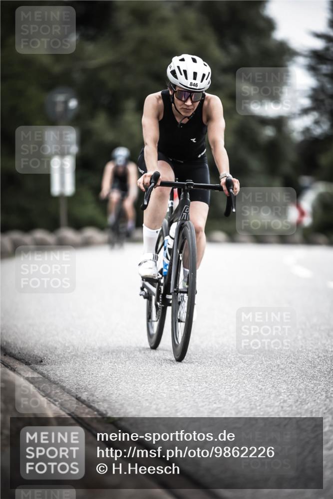 21.06.2026 - 29. Vierlanden-Triathlon H.Heesch http://msf.ph/oto/9862226 21.06.2026 12:11:32 Radfahren 230, 846, 859, 870 meine-sportfotos.de
