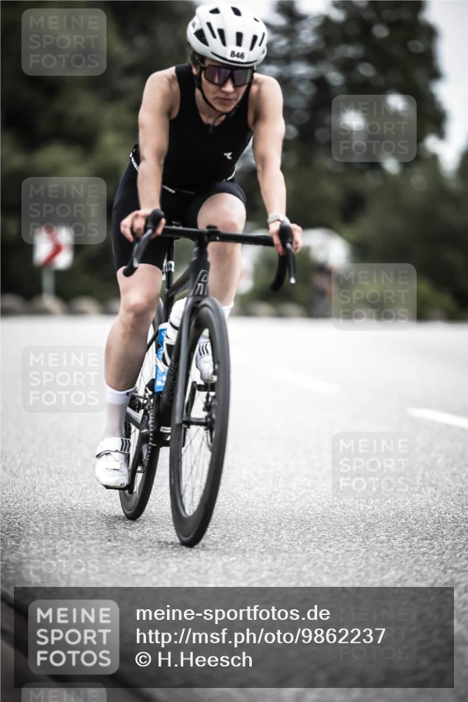 21.06.2026 - 29. Vierlanden-Triathlon H.Heesch http://msf.ph/oto/9862237 21.06.2026 12:11:33 Radfahren 230, 846, 859, 870, 881 meine-sportfotos.de