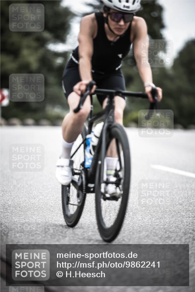 21.06.2026 - 29. Vierlanden-Triathlon H.Heesch http://msf.ph/oto/9862241 21.06.2026 12:11:33 Radfahren 230, 846, 859, 870, 881 meine-sportfotos.de