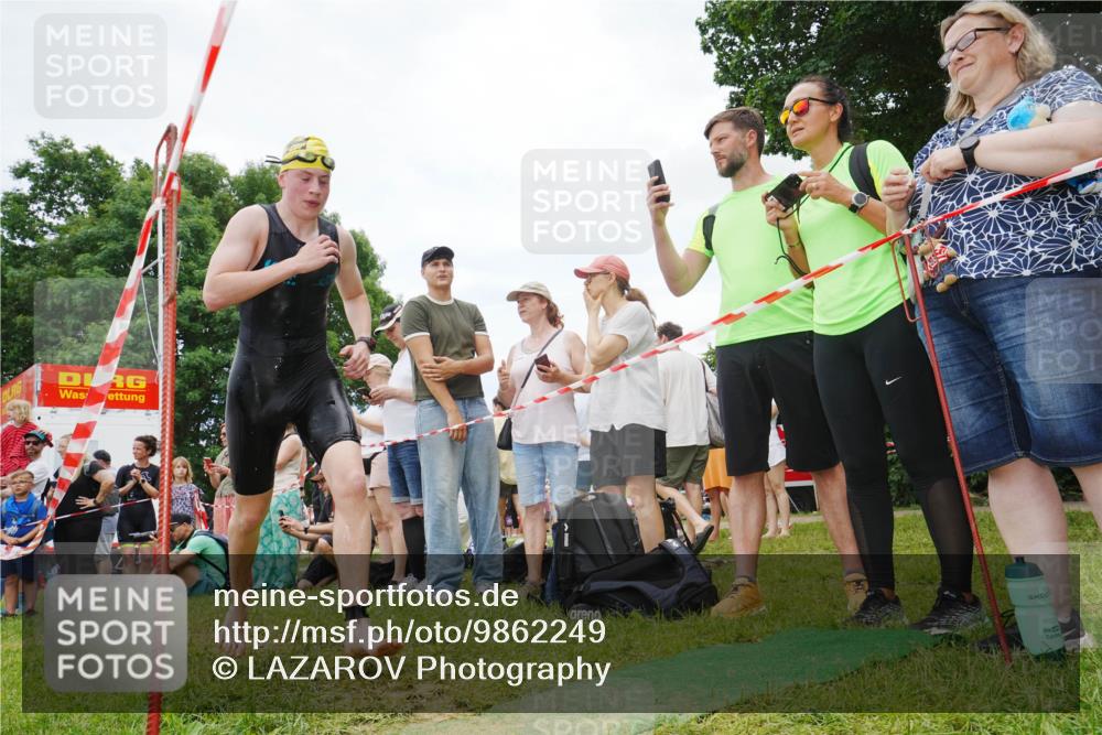 21.06.2026 - 29. Vierlanden-Triathlon LAZAROV Photography http://msf.ph/oto/9862249 21.06.2026 14:37:11 Schwimmen 1230 meine-sportfotos.de
