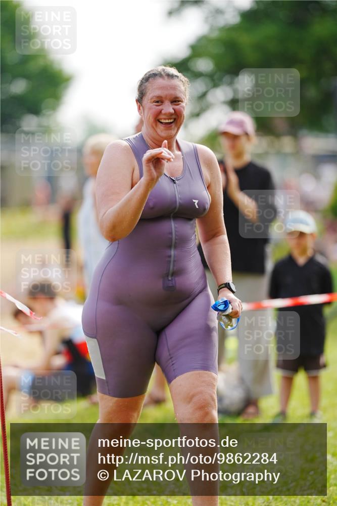 21.06.2026 - 29. Vierlanden-Triathlon LAZAROV Photography http://msf.ph/oto/9862284 21.06.2026 09:14:45 Schwimmen 296 meine-sportfotos.de
