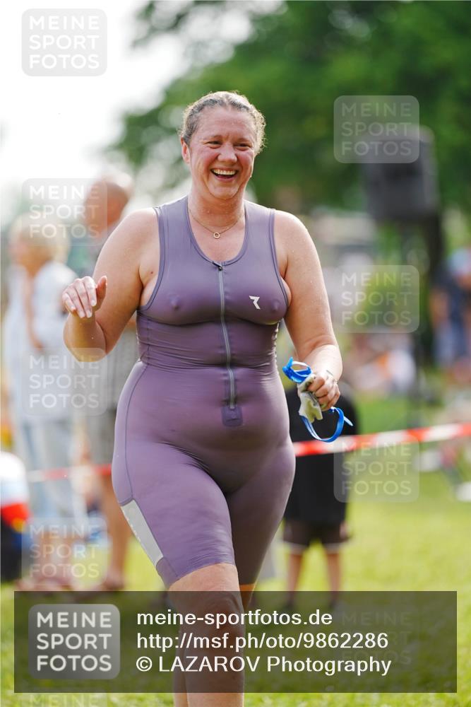 21.06.2026 - 29. Vierlanden-Triathlon LAZAROV Photography http://msf.ph/oto/9862286 21.06.2026 09:14:46 Schwimmen 296 meine-sportfotos.de