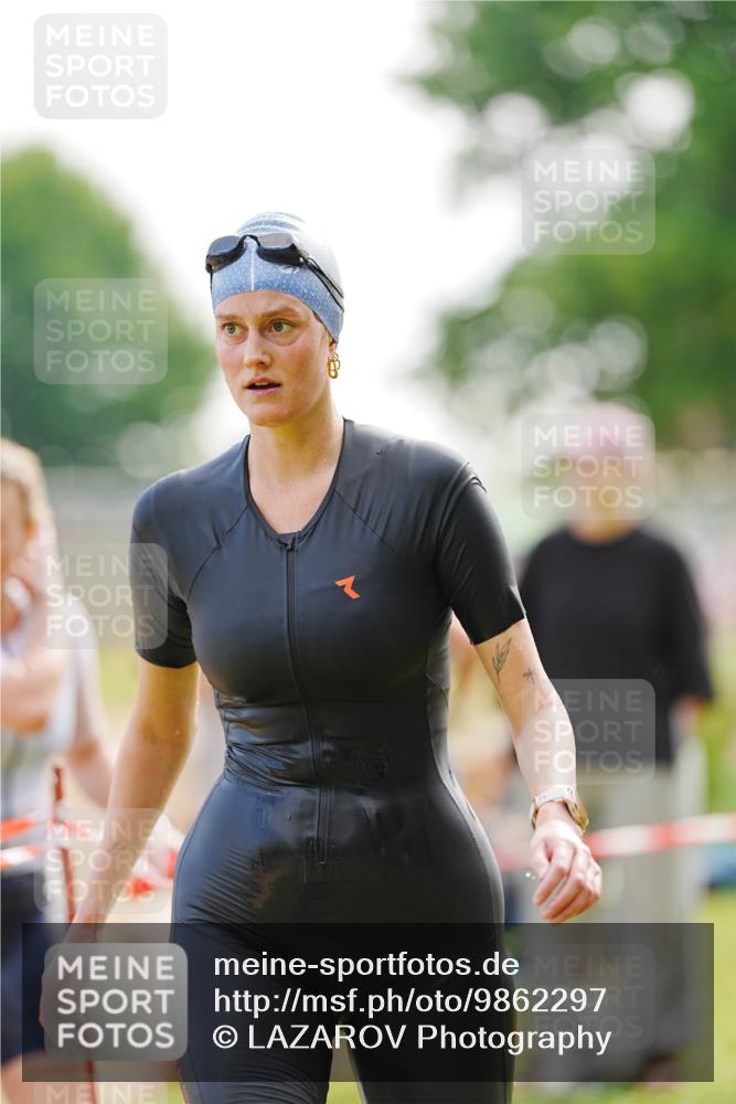 21.06.2026 - 29. Vierlanden-Triathlon LAZAROV Photography http://msf.ph/oto/9862297 21.06.2026 09:16:30 Schwimmen 236, 243, 277 meine-sportfotos.de