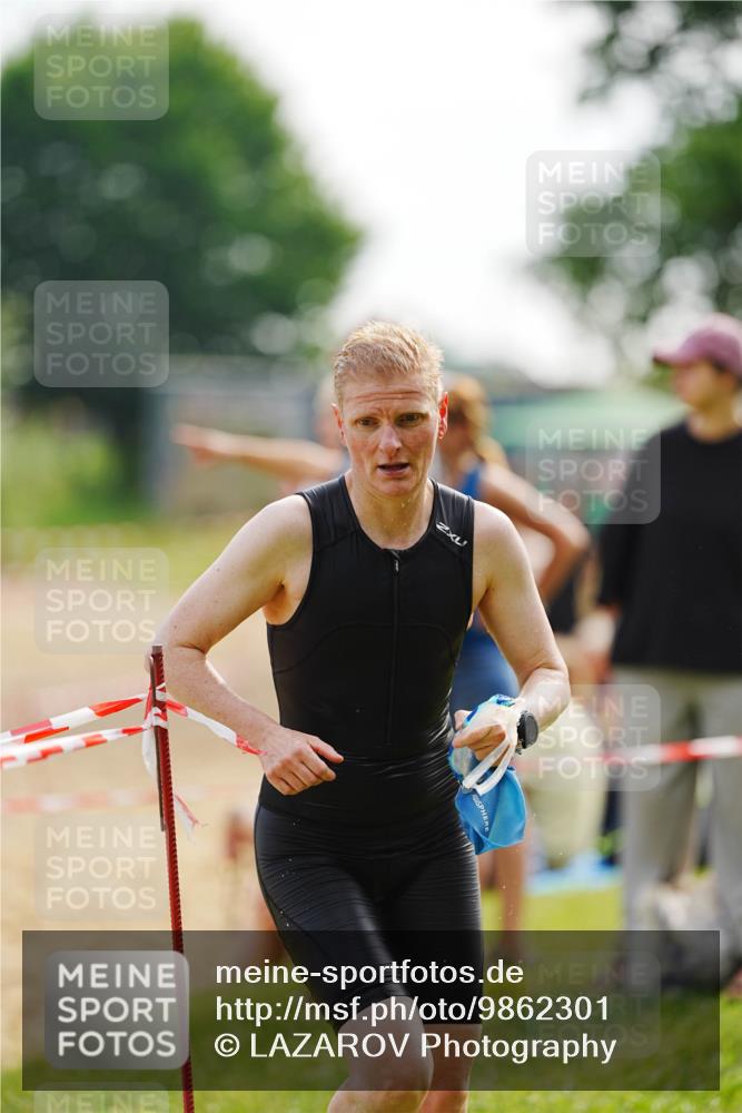 21.06.2026 - 29. Vierlanden-Triathlon LAZAROV Photography http://msf.ph/oto/9862301 21.06.2026 09:16:37 Schwimmen 236, 243, 277 meine-sportfotos.de