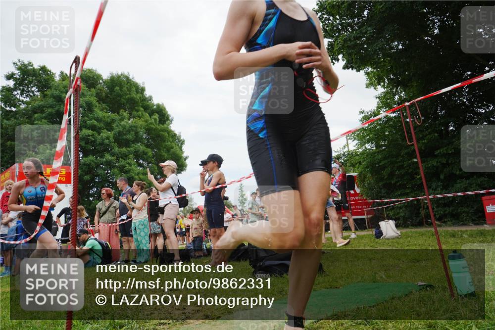 21.06.2026 - 29. Vierlanden-Triathlon LAZAROV Photography http://msf.ph/oto/9862331 21.06.2026 14:38:36 Schwimmen 1238, 1241, 1243, 1244, 1261, 1274, 1277, 1279, 1292, 1294 meine-sportfotos.de