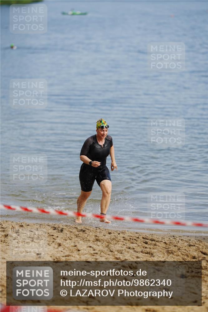 21.06.2026 - 29. Vierlanden-Triathlon LAZAROV Photography http://msf.ph/oto/9862340 21.06.2026 09:19:32 Schwimmen 295 meine-sportfotos.de