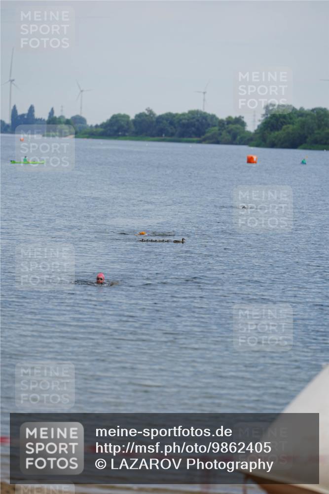21.06.2026 - 29. Vierlanden-Triathlon LAZAROV Photography http://msf.ph/oto/9862405 21.06.2026 09:22:25 Schwimmen  meine-sportfotos.de