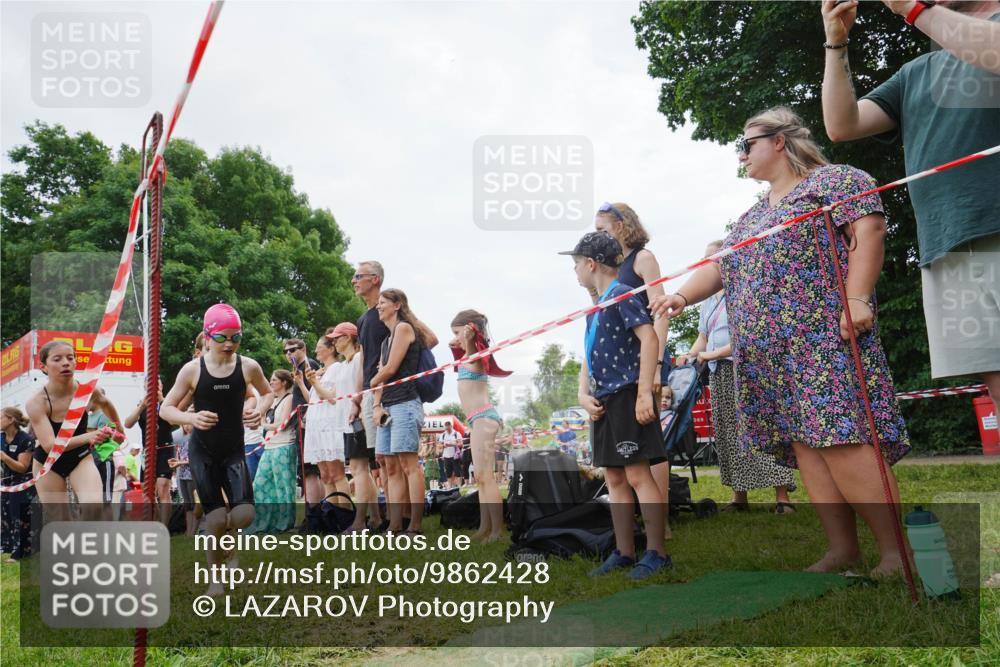 21.06.2026 - 29. Vierlanden-Triathlon LAZAROV Photography http://msf.ph/oto/9862428 21.06.2026 14:48:47 Schwimmen  meine-sportfotos.de