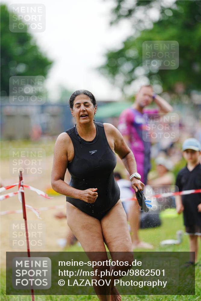 21.06.2026 - 29. Vierlanden-Triathlon LAZAROV Photography http://msf.ph/oto/9862501 21.06.2026 09:24:27 Schwimmen 256 meine-sportfotos.de