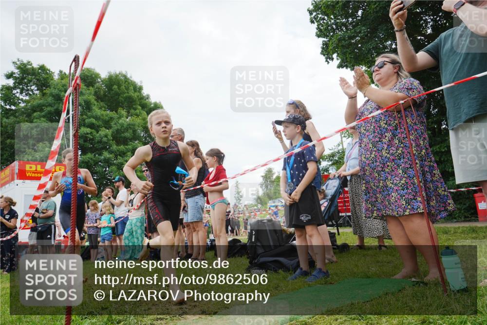 21.06.2026 - 29. Vierlanden-Triathlon LAZAROV Photography http://msf.ph/oto/9862506 21.06.2026 14:48:56 Schwimmen  meine-sportfotos.de