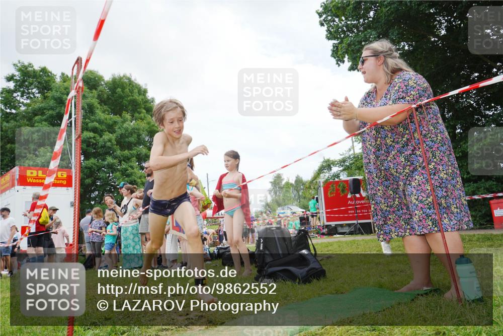 21.06.2026 - 29. Vierlanden-Triathlon LAZAROV Photography http://msf.ph/oto/9862552 21.06.2026 14:50:29 Schwimmen  meine-sportfotos.de