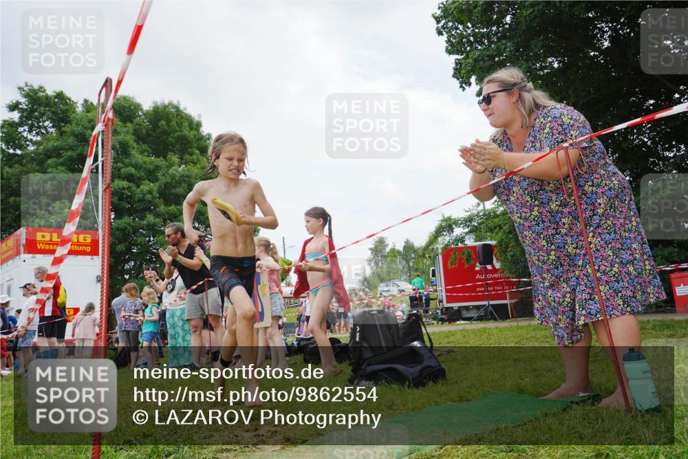 21.06.2026 - 29. Vierlanden-Triathlon LAZAROV Photography http://msf.ph/oto/9862554 21.06.2026 14:50:32 Schwimmen  meine-sportfotos.de