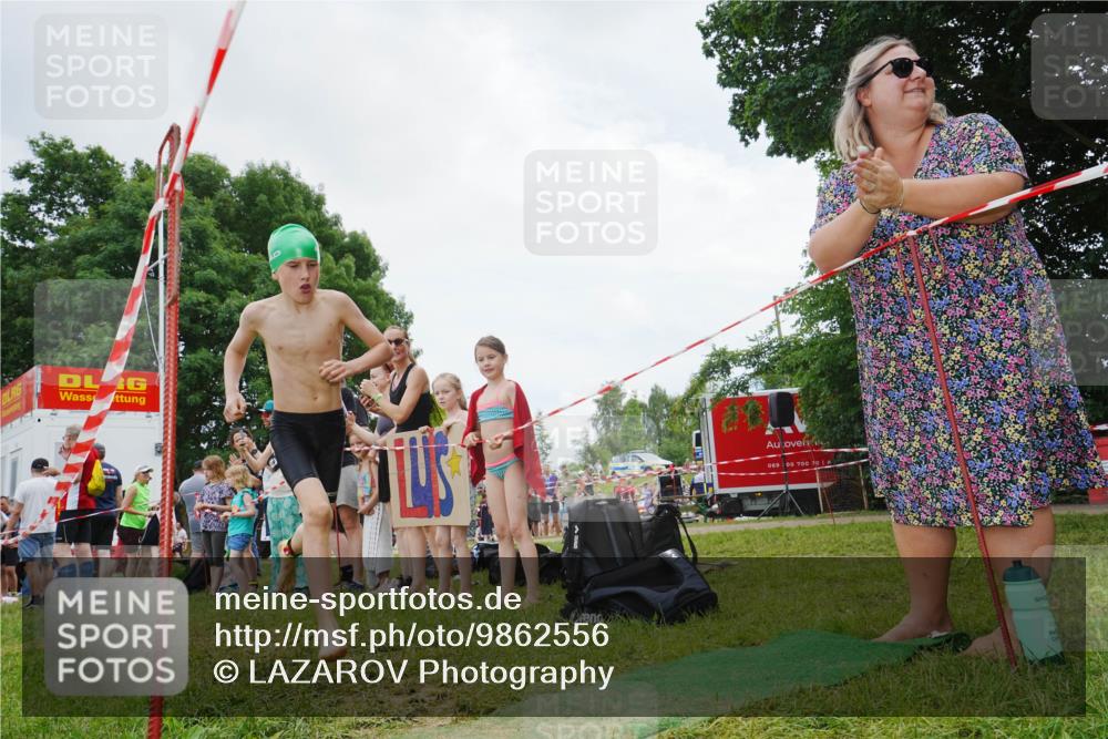 21.06.2026 - 29. Vierlanden-Triathlon LAZAROV Photography http://msf.ph/oto/9862556 21.06.2026 14:50:34 Schwimmen  meine-sportfotos.de