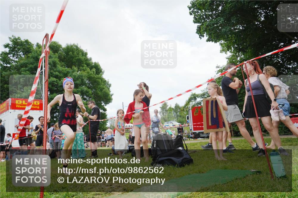 21.06.2026 - 29. Vierlanden-Triathlon LAZAROV Photography http://msf.ph/oto/9862562 21.06.2026 14:50:59 Schwimmen 1309 meine-sportfotos.de