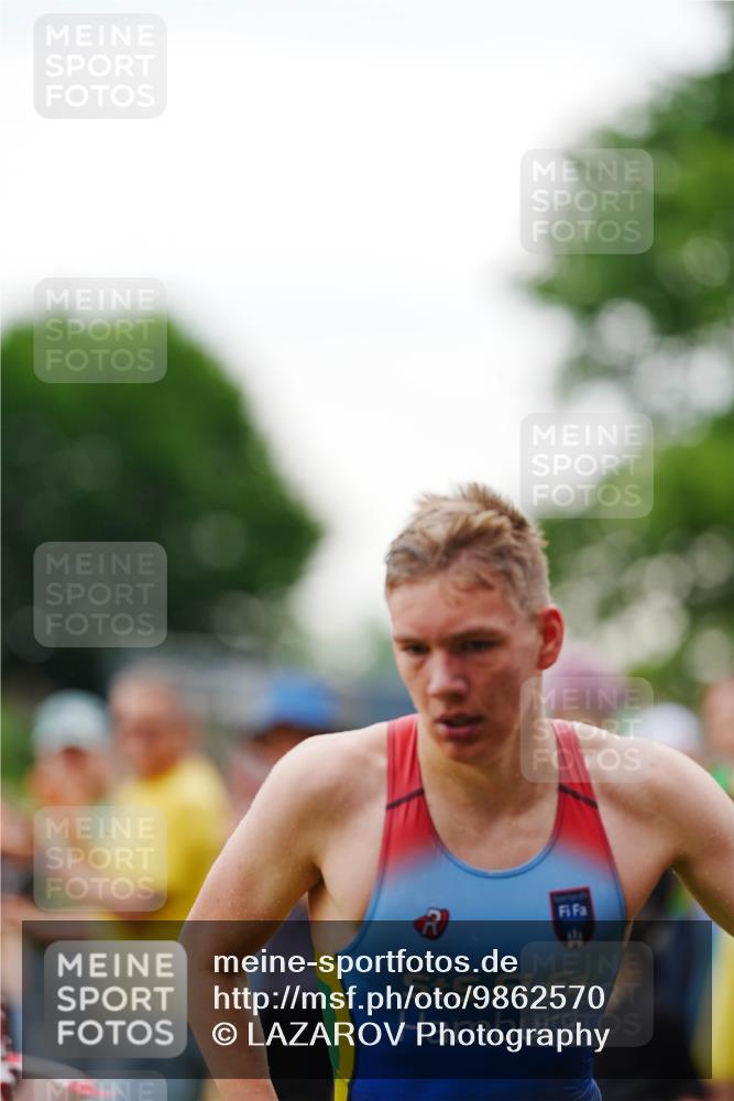 21.06.2026 - 29. Vierlanden-Triathlon LAZAROV Photography http://msf.ph/oto/9862570 21.06.2026 09:52:25 Schwimmen 370, 375 meine-sportfotos.de