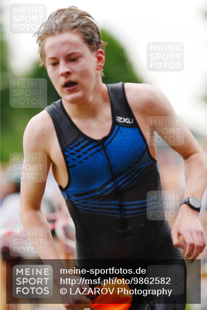 21.06.2026 - 29. Vierlanden-Triathlon LAZAROV Photography http://msf.ph/oto/9862582 21.06.2026 09:53:21 Schwimmen 377, 380 meine-sportfotos.de