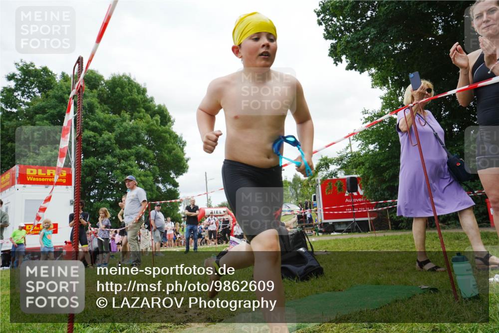21.06.2026 - 29. Vierlanden-Triathlon LAZAROV Photography http://msf.ph/oto/9862609 21.06.2026 15:02:10 Schwimmen  meine-sportfotos.de