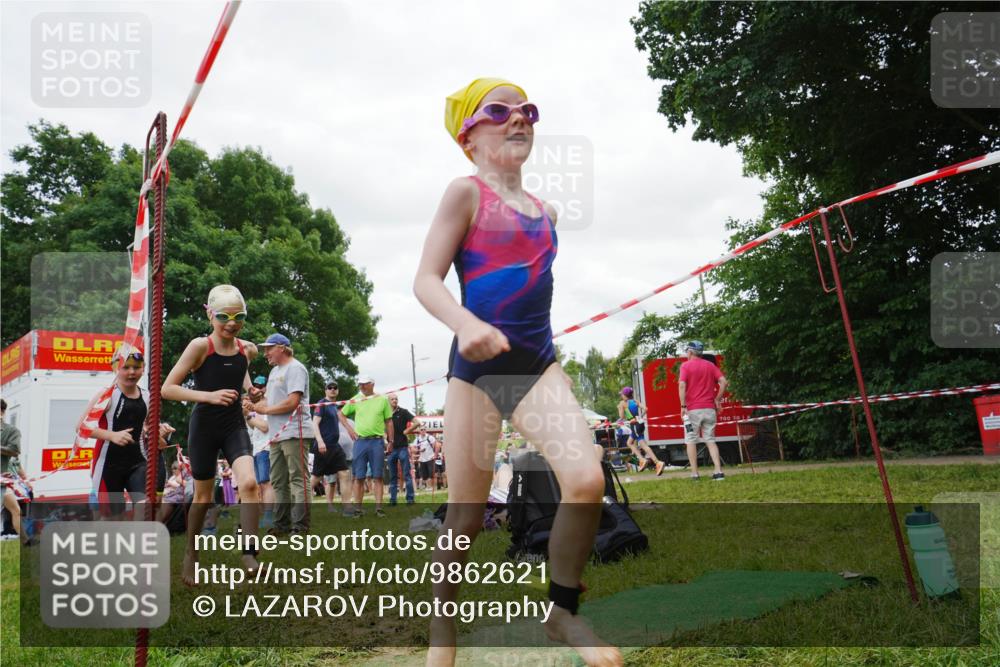 21.06.2026 - 29. Vierlanden-Triathlon LAZAROV Photography http://msf.ph/oto/9862621 21.06.2026 15:02:40 Schwimmen  meine-sportfotos.de