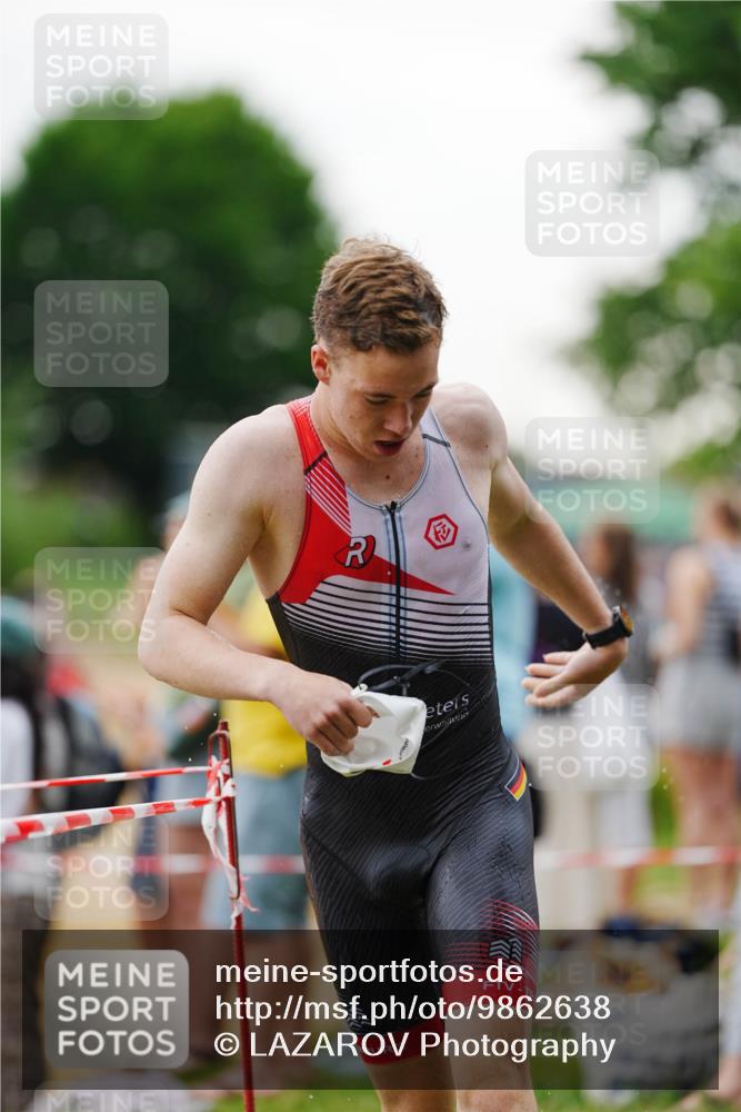 21.06.2026 - 29. Vierlanden-Triathlon LAZAROV Photography http://msf.ph/oto/9862638 21.06.2026 09:56:10 Schwimmen 329, 381, 389 meine-sportfotos.de