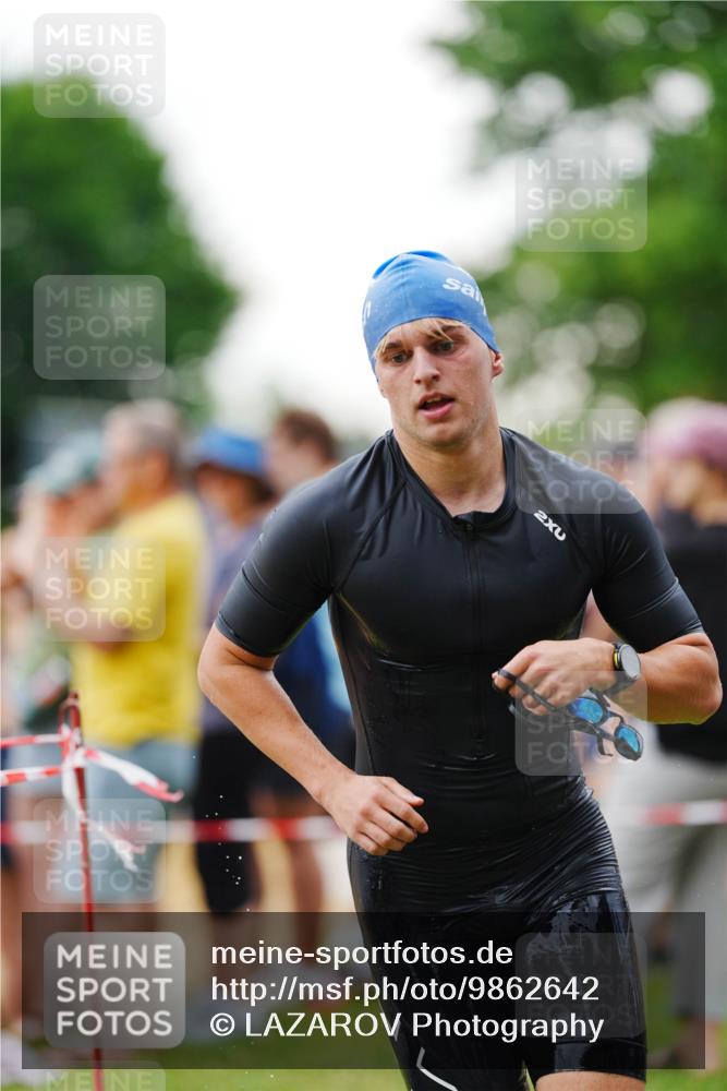 21.06.2026 - 29. Vierlanden-Triathlon LAZAROV Photography http://msf.ph/oto/9862642 21.06.2026 09:56:13 Schwimmen 329, 381, 389 meine-sportfotos.de