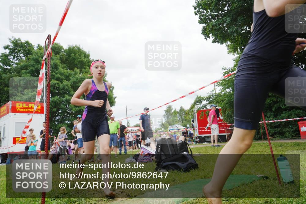 21.06.2026 - 29. Vierlanden-Triathlon LAZAROV Photography http://msf.ph/oto/9862647 21.06.2026 15:02:42 Schwimmen  meine-sportfotos.de