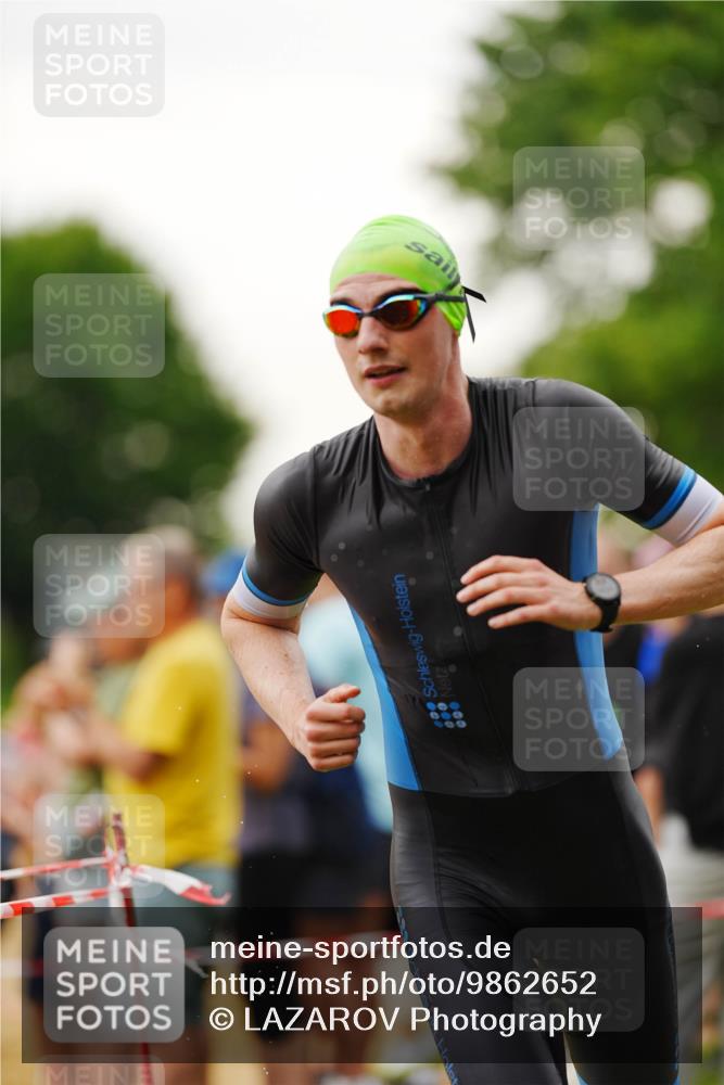 21.06.2026 - 29. Vierlanden-Triathlon LAZAROV Photography http://msf.ph/oto/9862652 21.06.2026 09:56:25 Schwimmen 308, 332 meine-sportfotos.de