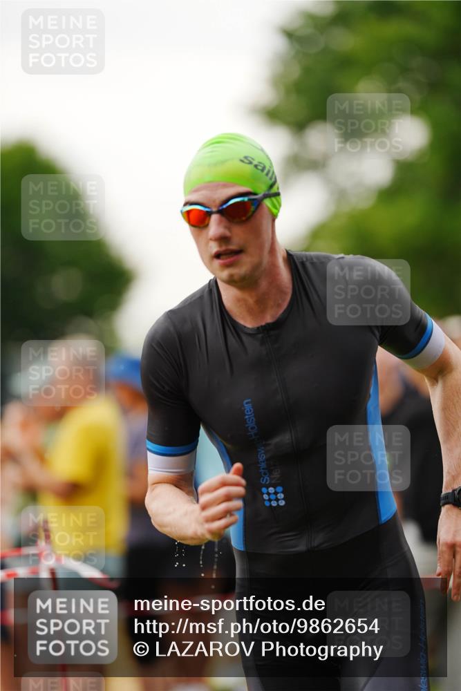 21.06.2026 - 29. Vierlanden-Triathlon LAZAROV Photography http://msf.ph/oto/9862654 21.06.2026 09:56:25 Schwimmen 308, 332 meine-sportfotos.de