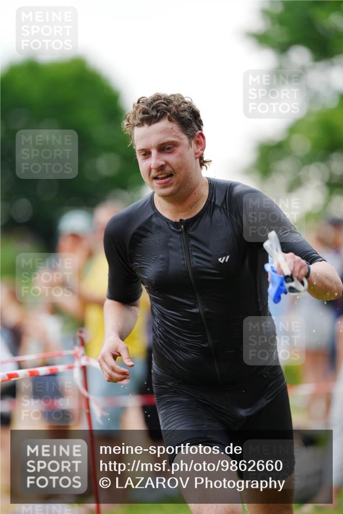21.06.2026 - 29. Vierlanden-Triathlon LAZAROV Photography http://msf.ph/oto/9862660 21.06.2026 09:56:41 Schwimmen 306, 354, 361, 365 meine-sportfotos.de