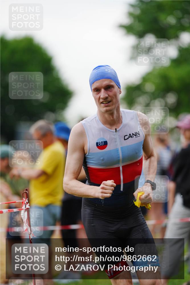 21.06.2026 - 29. Vierlanden-Triathlon LAZAROV Photography http://msf.ph/oto/9862662 21.06.2026 09:56:46 Schwimmen 306, 317, 361, 365 meine-sportfotos.de