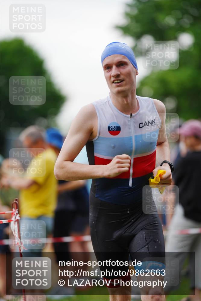 21.06.2026 - 29. Vierlanden-Triathlon LAZAROV Photography http://msf.ph/oto/9862663 21.06.2026 09:56:46 Schwimmen 306, 317, 361, 365 meine-sportfotos.de