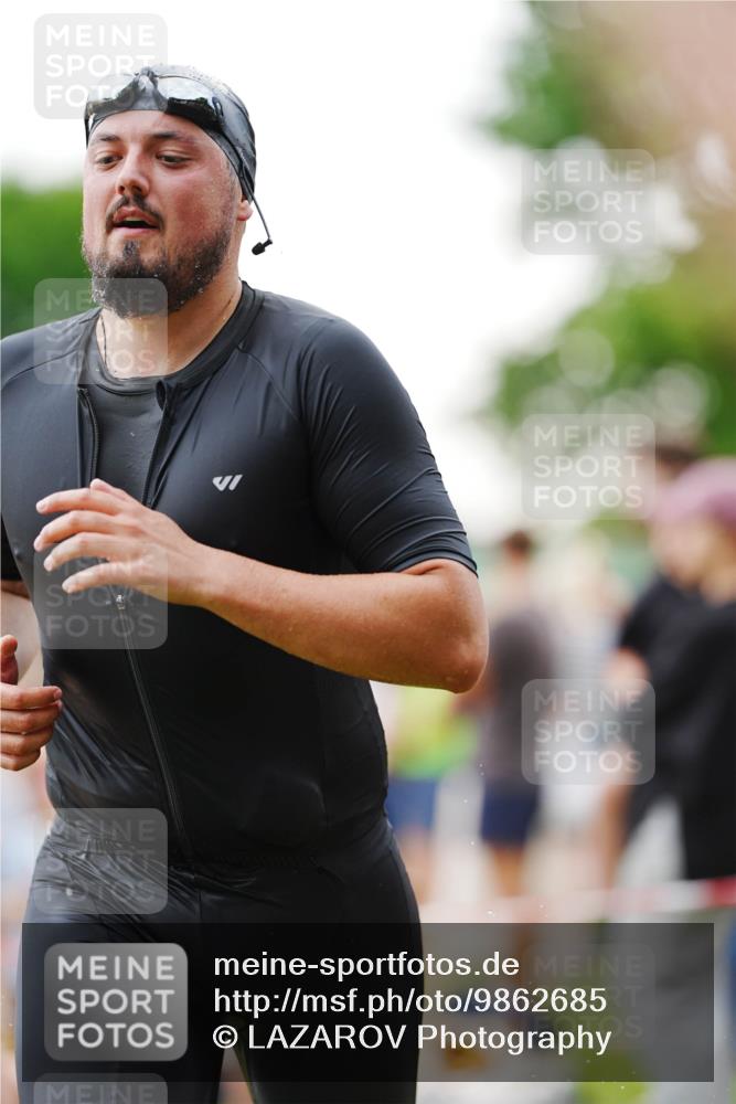 21.06.2026 - 29. Vierlanden-Triathlon LAZAROV Photography http://msf.ph/oto/9862685 21.06.2026 10:00:53 Schwimmen 330, 357 meine-sportfotos.de