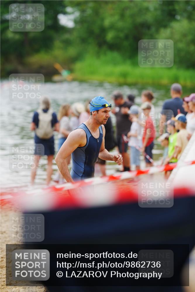 21.06.2026 - 29. Vierlanden-Triathlon LAZAROV Photography http://msf.ph/oto/9862736 21.06.2026 10:05:38 Schwimmen 395, 414, 429, 448 meine-sportfotos.de