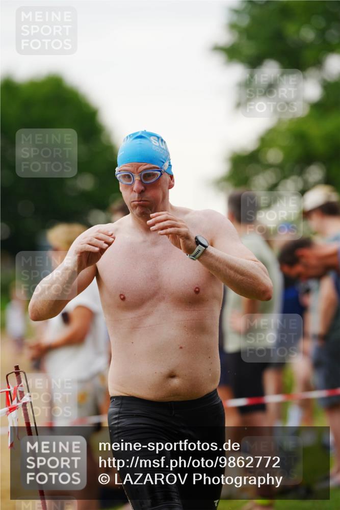 21.06.2026 - 29. Vierlanden-Triathlon LAZAROV Photography http://msf.ph/oto/9862772 21.06.2026 10:06:30 Schwimmen 438, 444, 458, 467 meine-sportfotos.de