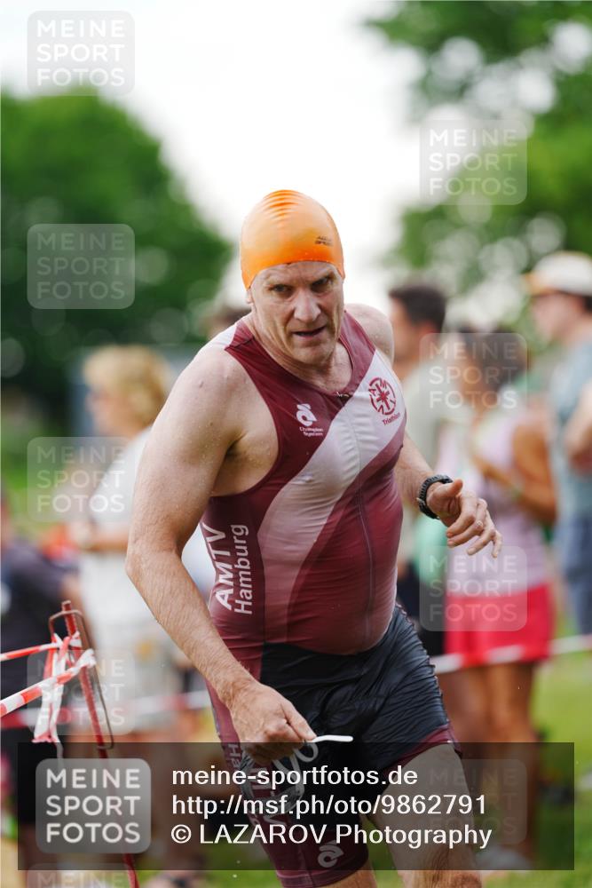 21.06.2026 - 29. Vierlanden-Triathlon LAZAROV Photography http://msf.ph/oto/9862791 21.06.2026 10:06:52 Schwimmen 394, 410, 417, 443, 447 meine-sportfotos.de
