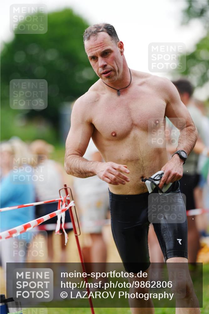 21.06.2026 - 29. Vierlanden-Triathlon LAZAROV Photography http://msf.ph/oto/9862806 21.06.2026 10:07:19 Schwimmen 425, 428, 445, 474 meine-sportfotos.de