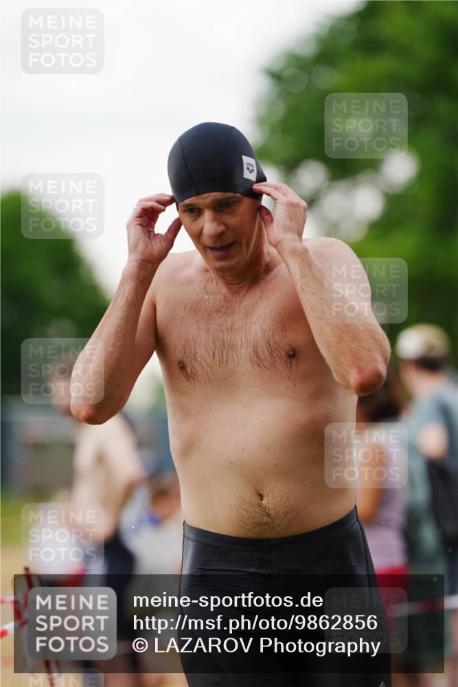 21.06.2026 - 29. Vierlanden-Triathlon LAZAROV Photography http://msf.ph/oto/9862856 21.06.2026 10:08:44 Schwimmen 403, 418, 422, 432, 1356 meine-sportfotos.de