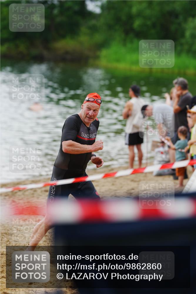 21.06.2026 - 29. Vierlanden-Triathlon LAZAROV Photography http://msf.ph/oto/9862860 21.06.2026 10:08:55 Schwimmen 455 meine-sportfotos.de