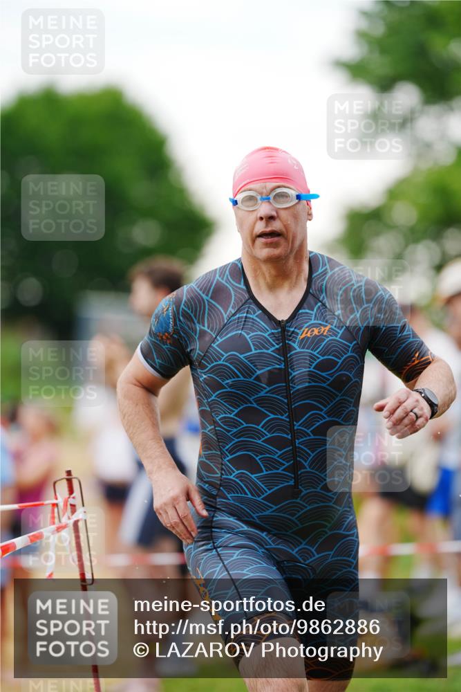 21.06.2026 - 29. Vierlanden-Triathlon LAZAROV Photography http://msf.ph/oto/9862886 21.06.2026 10:09:30 Schwimmen 406, 439, 470 meine-sportfotos.de