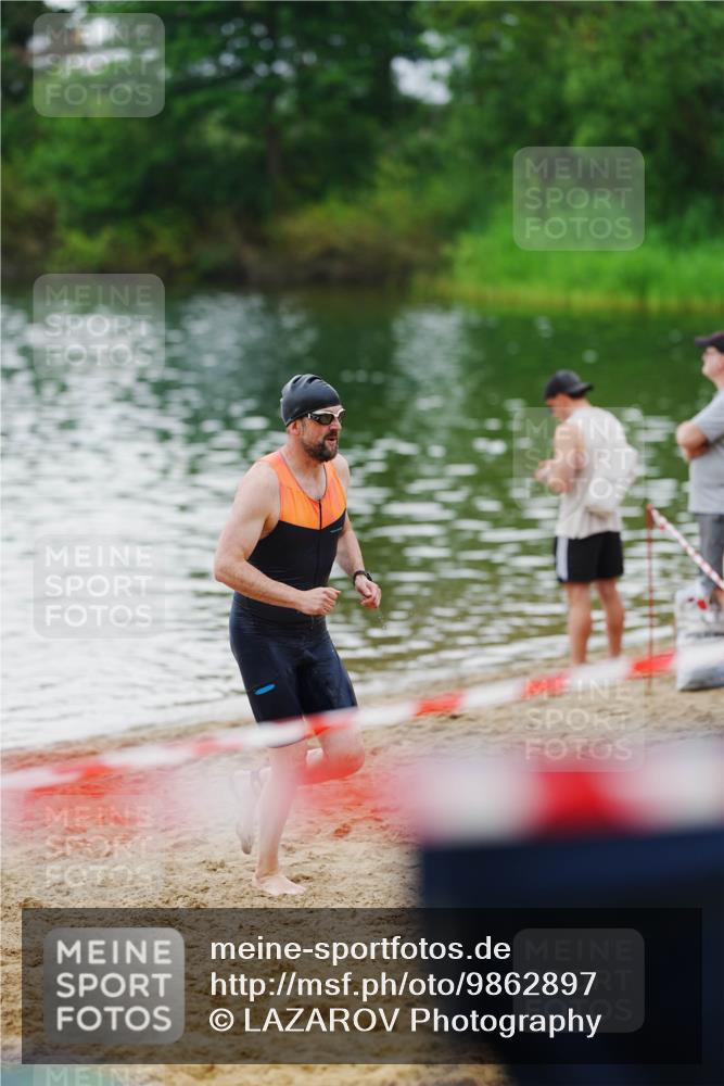 21.06.2026 - 29. Vierlanden-Triathlon LAZAROV Photography http://msf.ph/oto/9862897 21.06.2026 10:09:54 Schwimmen 427 meine-sportfotos.de