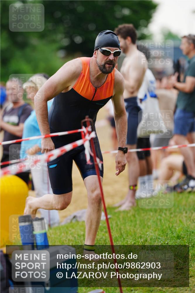 21.06.2026 - 29. Vierlanden-Triathlon LAZAROV Photography http://msf.ph/oto/9862903 21.06.2026 10:09:59 Schwimmen 427 meine-sportfotos.de