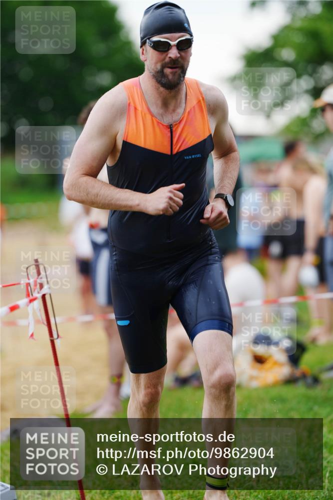 21.06.2026 - 29. Vierlanden-Triathlon LAZAROV Photography http://msf.ph/oto/9862904 21.06.2026 10:09:59 Schwimmen 427 meine-sportfotos.de