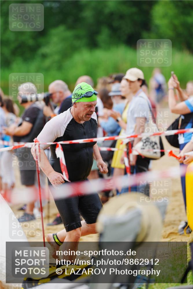 21.06.2026 - 29. Vierlanden-Triathlon LAZAROV Photography http://msf.ph/oto/9862912 21.06.2026 10:11:09 Schwimmen 411, 461 meine-sportfotos.de